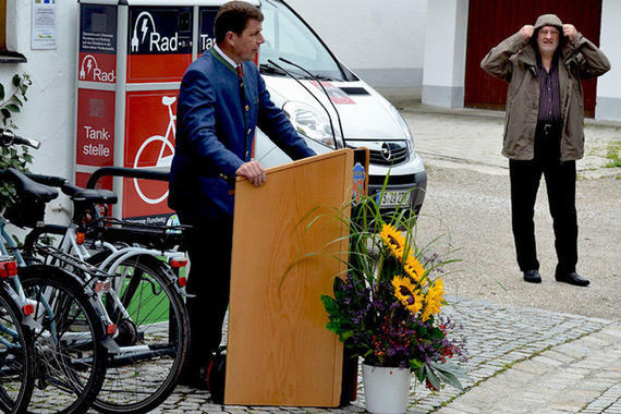 Bernd Ruth, 1. Bürgermeister der Gemeinde Seebruck und Prof. Dr. Dr. Ulrich Pietrusky  Foto: Claus Linke
