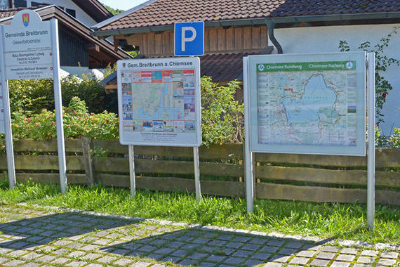 Infovitrine (einseitig) - 8 - Breitbrunn am Parkplatz am Ortsausgang Richtung Rimsting  Foto: Claus Linke