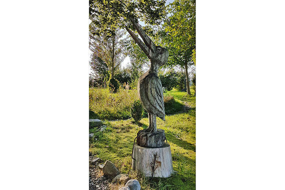 Holz-Skulptur im Garten des Friedens  Foto: Hans Wolf