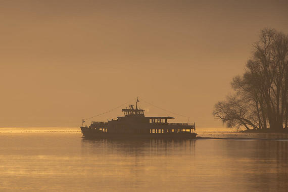 Chiemsee Schifffahrt im Morgengrauen  Foto: Thomas Alberer
