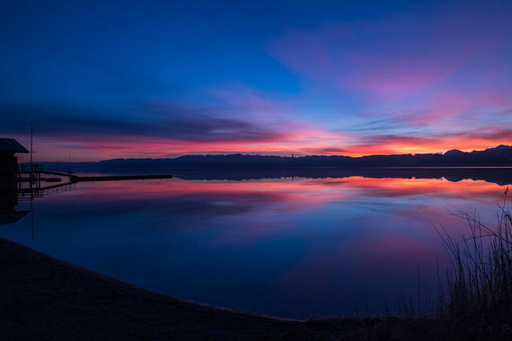 Sonnenaufgang am Simssee  Foto: Thomas Alberer